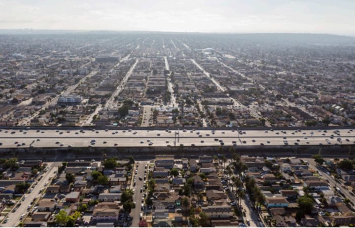 California pollution: Latinos, blacks breathe 40 percent more pollution than whites in California, study says